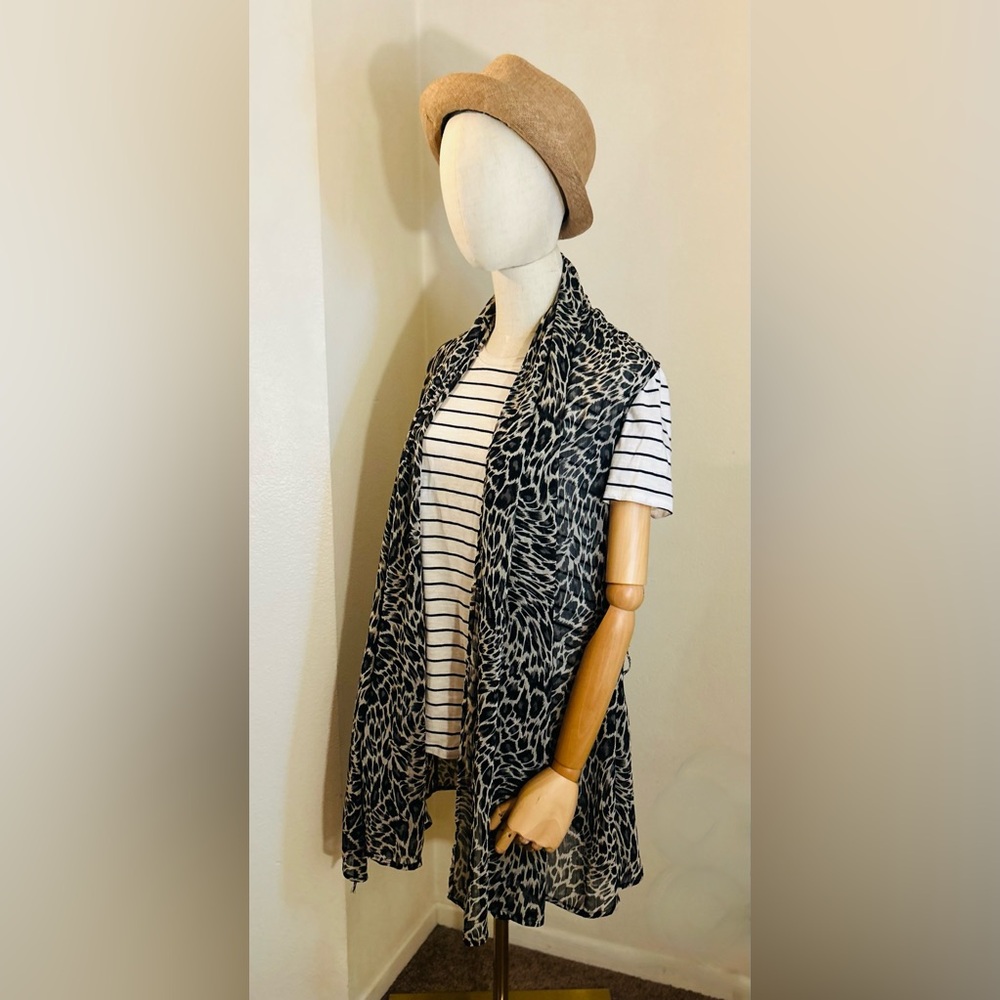 Leopard Print light Vest